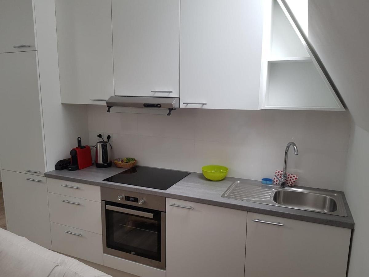 Al In Den Aap Gelogeerd? Lägenhet Mechelen Exteriör bild