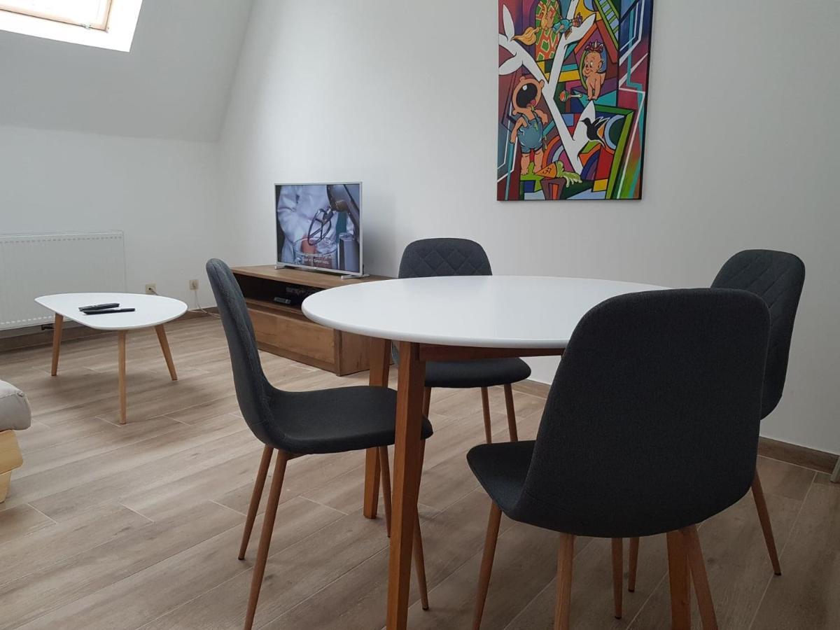 Al In Den Aap Gelogeerd? Lägenhet Mechelen Exteriör bild